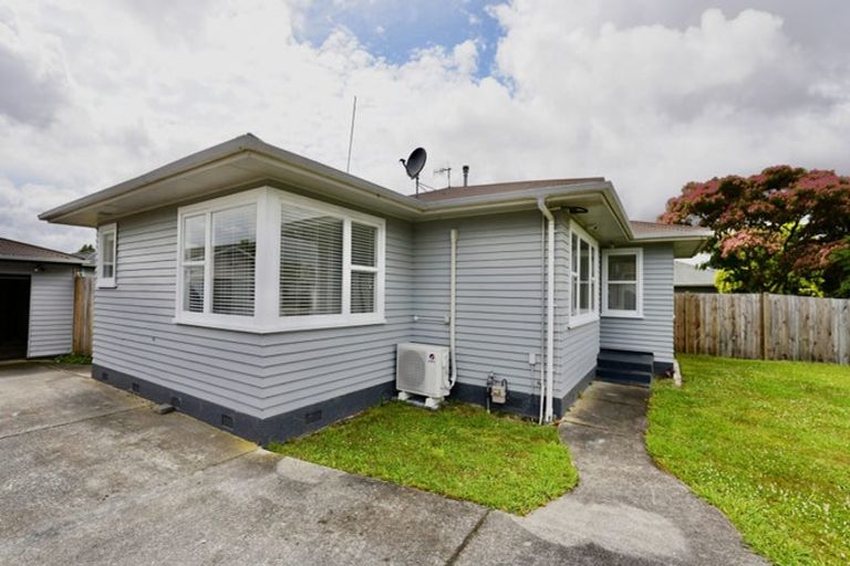 Photo of property in 6 Sutherland Crescent, Westbrook, Palmerston North, 4412