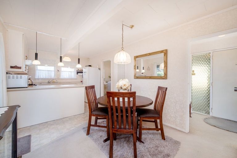 Photo of property in 10 Leewood Place, Pakuranga Heights, Auckland, 2010