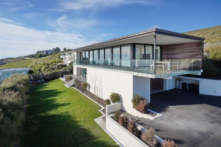 Photo of property in 1 Clearview Lane, Mount Pleasant, Christchurch, 8081