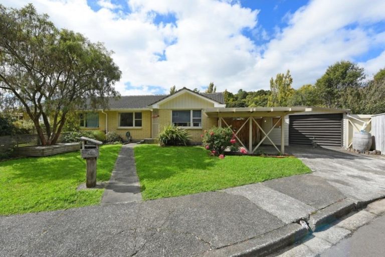 Photo of property in 25a Deller Grove, Silverstream, Upper Hutt, 5019