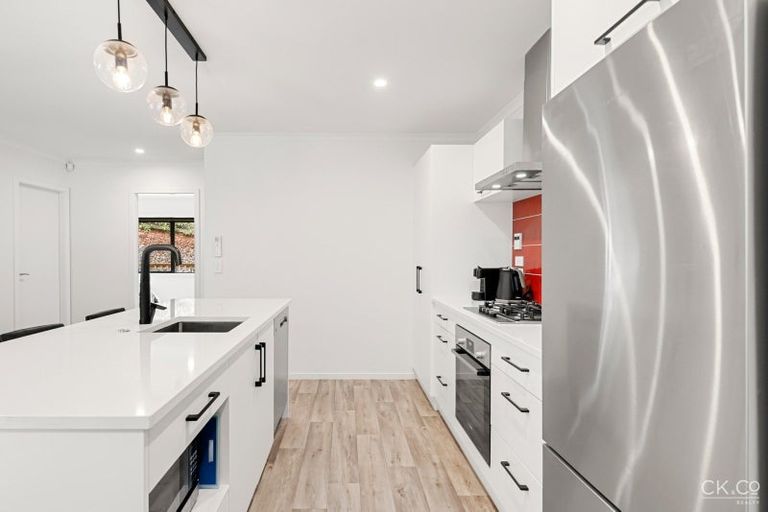 Photo of property in 125 Manuka Street, Stokes Valley, Lower Hutt, 5019