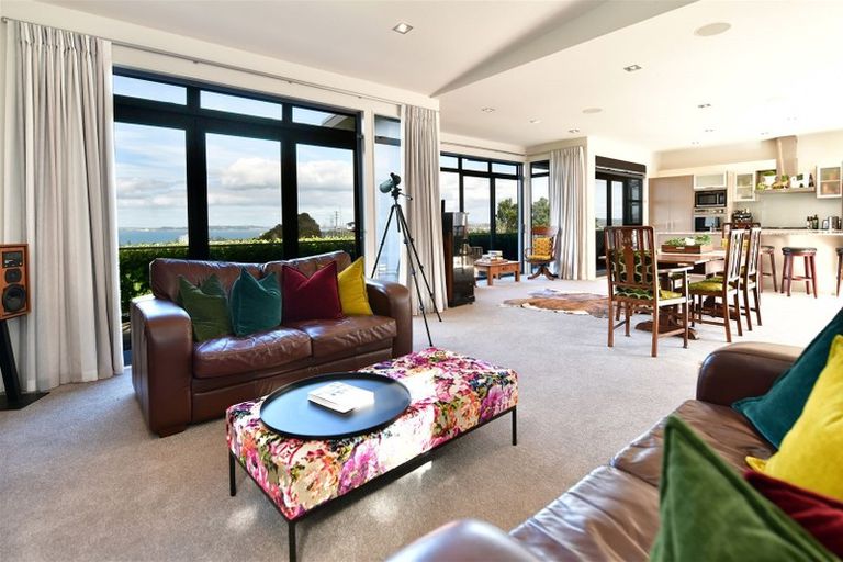 Photo of property in 15 Maire Road, Orewa, 0931