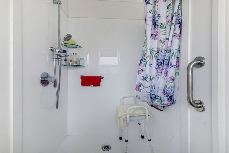 Photo of property in 84 Broadway, Stratford, 4332