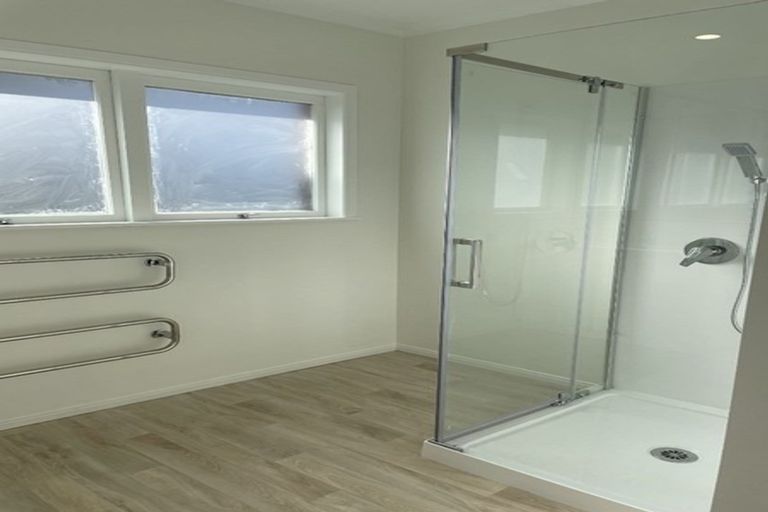 Photo of property in 56 Beechdale Crescent, Pakuranga Heights, Auckland, 2010