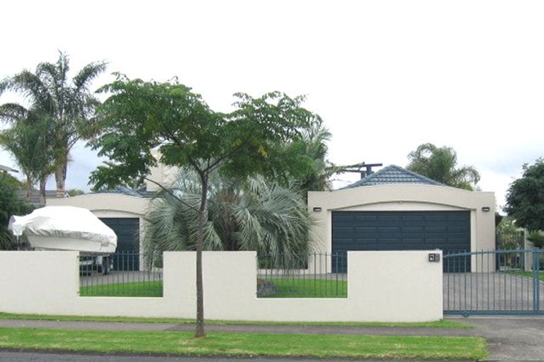 Photo of property in 77 Fisher Parade, Sunnyhills, Auckland, 2010