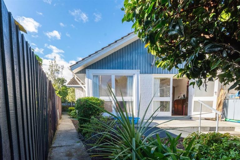 Photo of property in 2/42 Office Road, Merivale, Christchurch, 8014