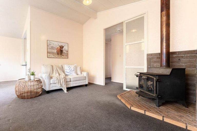 Photo of property in 13 Hicks Crescent, Waikanae Beach, Waikanae, 5036