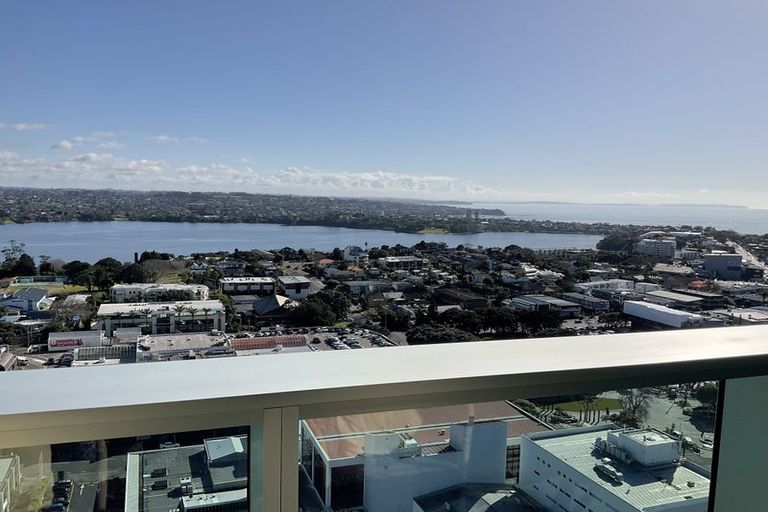 Photo of property in Sentinel Apartments, 2004/3 Northcroft Street, Takapuna, Auckland, 0622