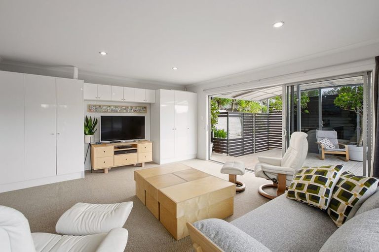 Photo of property in 142a Heta Road, Highlands Park, New Plymouth, 4312