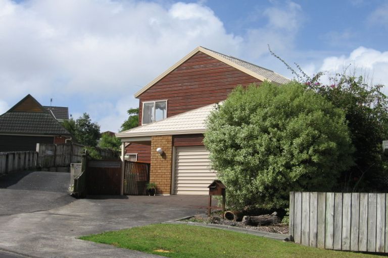 Photo of property in 2/9 Bass Street, West Harbour, Auckland, 0618