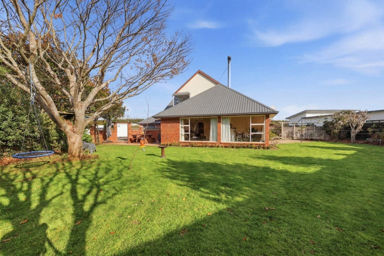 Photo of property in 9 Huntly Road, Outram, 9019