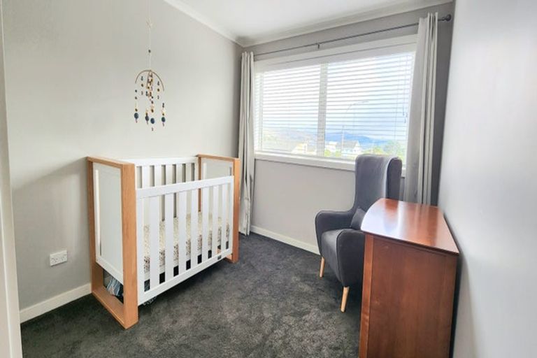 Photo of property in 33 Petherick Crescent, Johnsonville, Wellington, 6037