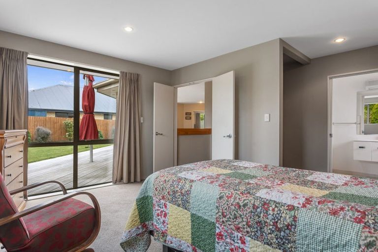 Photo of property in 17 Acacia Avenue, Rangiora, 7400