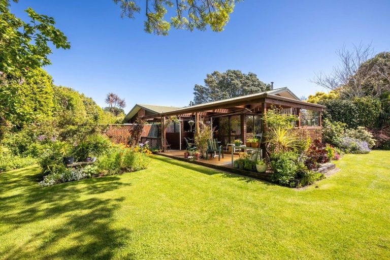 Photo of property in 2 Byron Place, Whalers Gate, New Plymouth, 4310