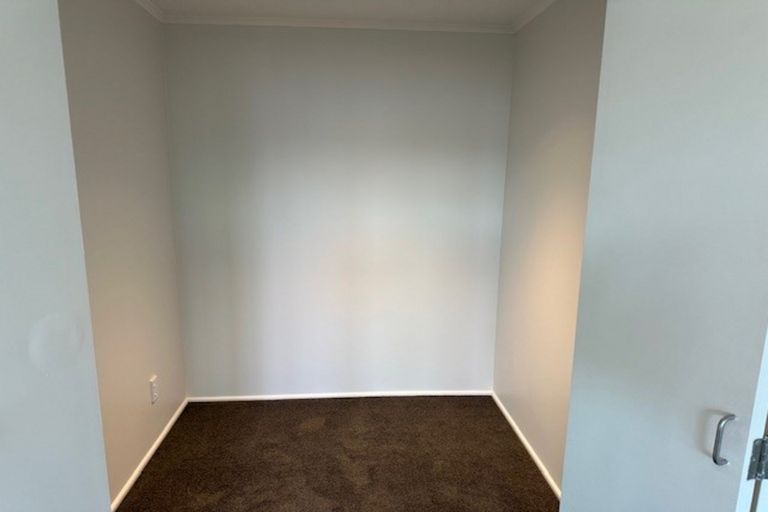 Photo of property in 30/6d Westward Ho, Glen Eden, Auckland, 0602