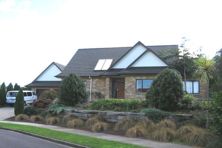 Photo of property in 15 Sandalwood Place, Somerville, Auckland, 2014