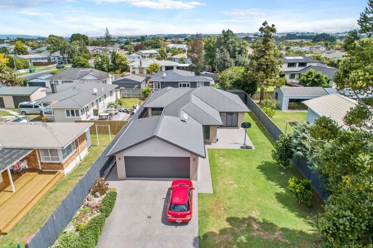 Photo of property in 2 Bayview Drive, Waiuku, 2123