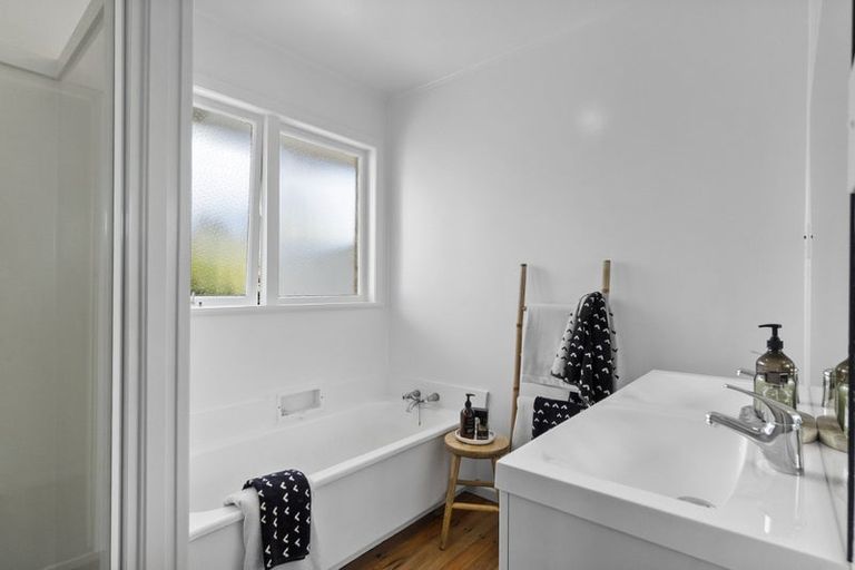 Photo of property in 2 Patricia Avenue, Hamilton East, Hamilton, 3216