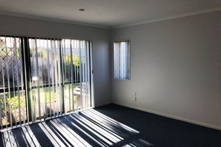 Photo of property in 5 Basra Drive, Henderson, Auckland, 0612