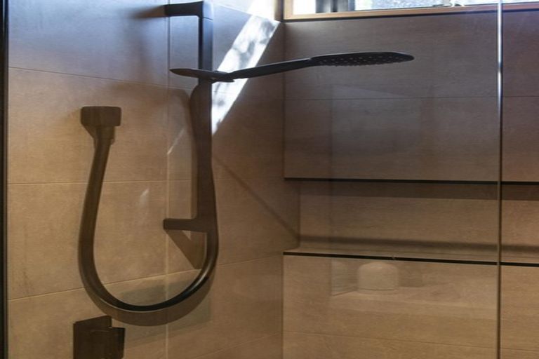 Photo of property in 3 George Avenue, Herald Island, Auckland, 0618