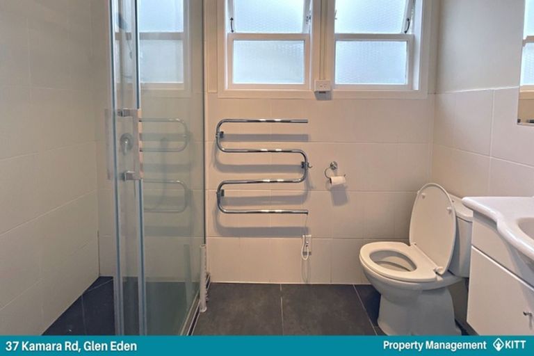 Photo of property in 37 Kamara Road, Glen Eden, Auckland, 0602