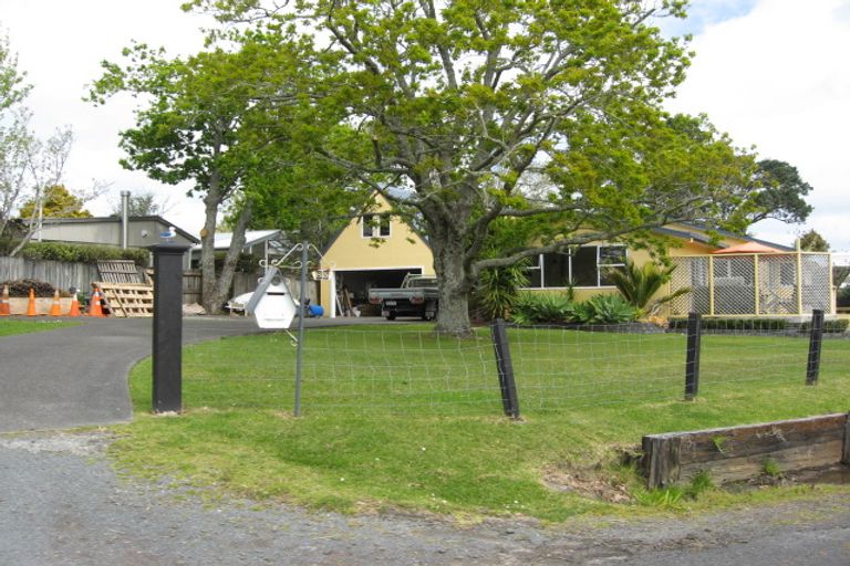 Photo of property in 85 The Terrace, Herald Island, Auckland, 0618