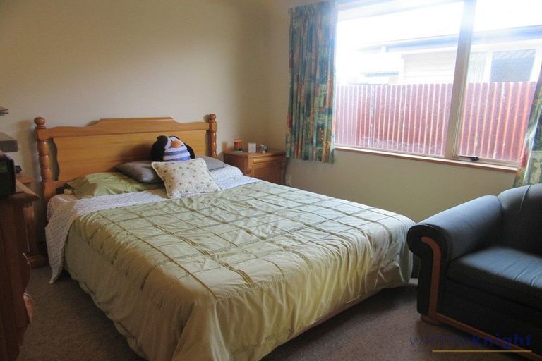 Photo of property in 96 Rattray Street, Riccarton, Christchurch, 8041