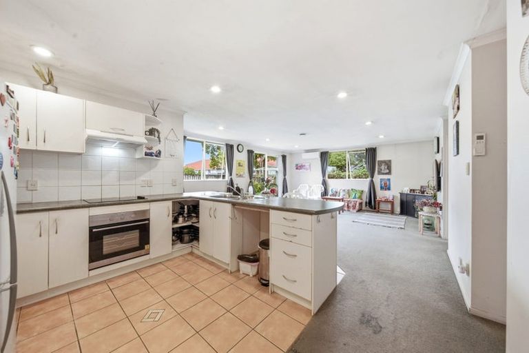 Photo of property in 99c Settlement Road, Papakura, 2110