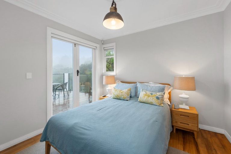 Photo of property in 97 Scenic Drive, Titirangi, Auckland, 0604