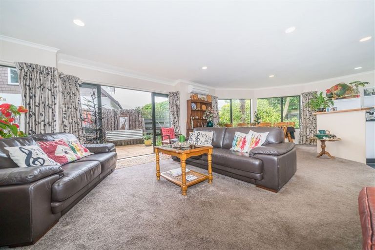 Photo of property in 6a Franklin Avenue, Hokowhitu, Palmerston North, 4410