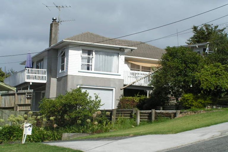 Photo of property in 15 Woodside Avenue, Northcote, Auckland, 0627
