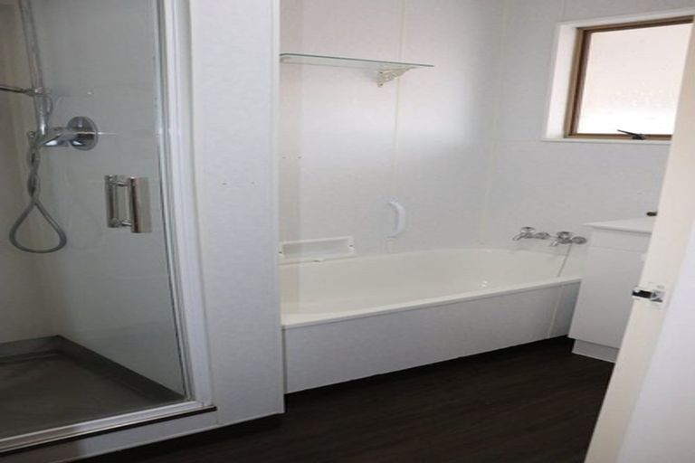 Photo of property in 2/30 Whitley Avenue, Ebdentown, Upper Hutt, 5018