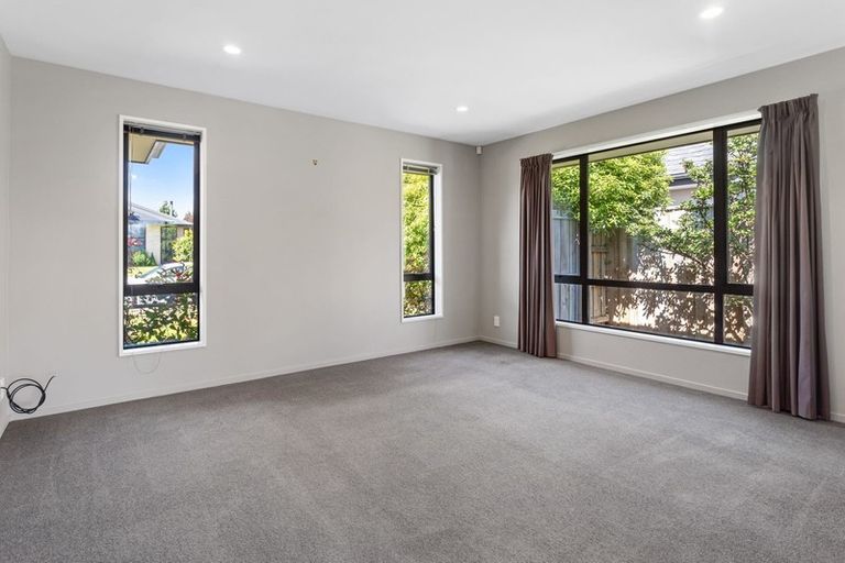 Photo of property in 16 Waimarie Street, Pegasus, 7612