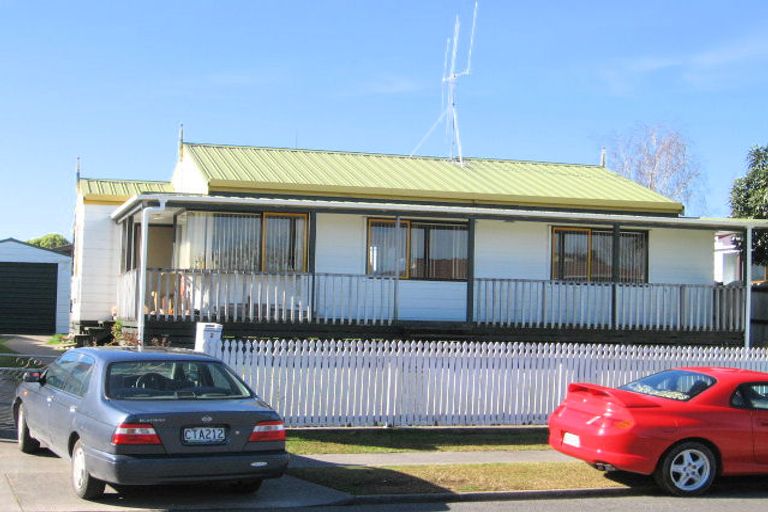 Photo of property in 2 Aileen Place, Nawton, Hamilton, 3200