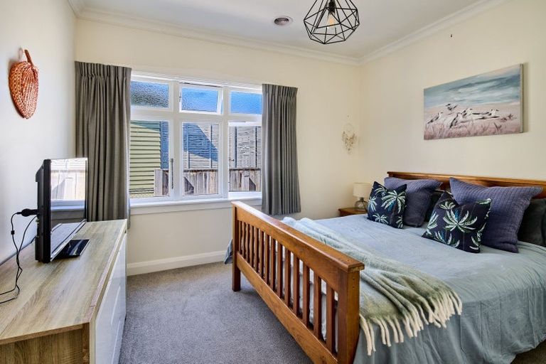 Photo of property in 22 Central Terrace, Alicetown, Lower Hutt, 5010
