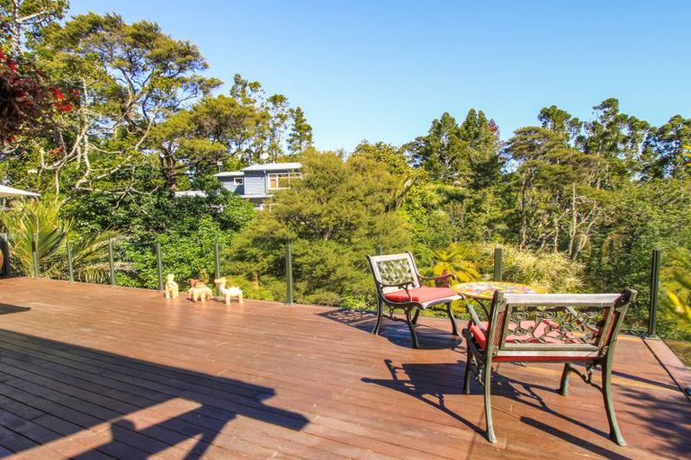Photo of property in 35 Tanekaha Road, Titirangi, Auckland, 0604