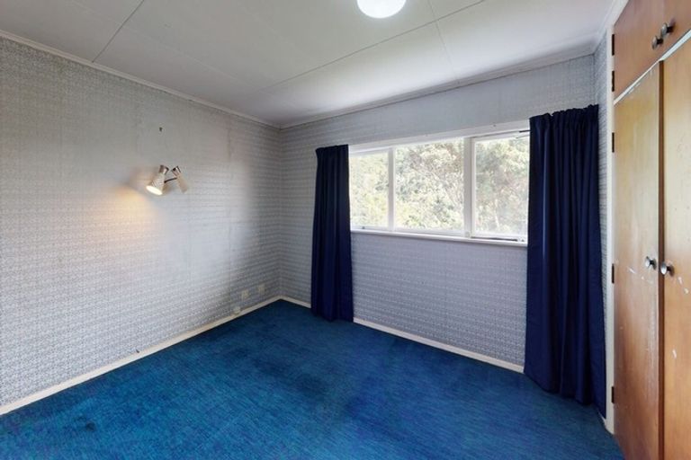 Photo of property in 42 Versailles Street, Karori, Wellington, 6012