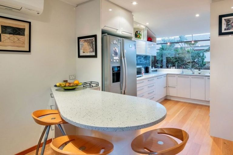 Photo of property in 9a Huntly Road, Campbells Bay, Auckland, 0630