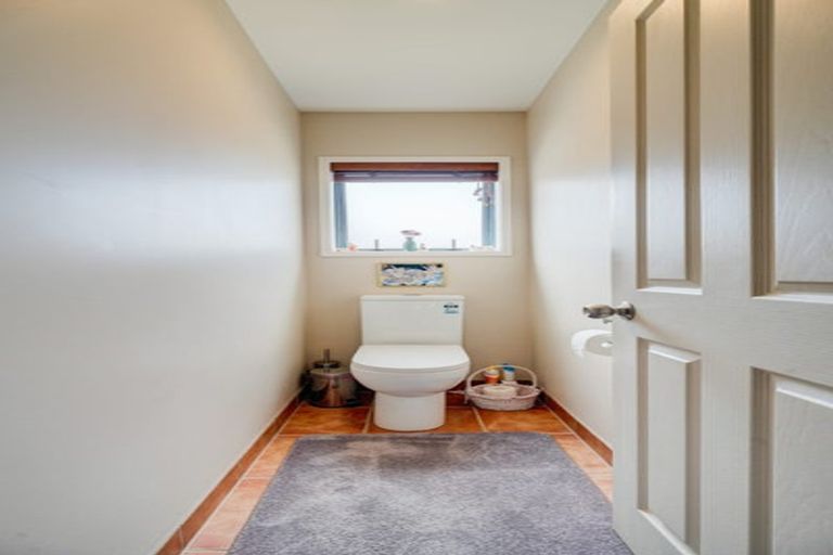 Photo of property in 76 Lothian Brae, Wattle Downs, Auckland, 2103