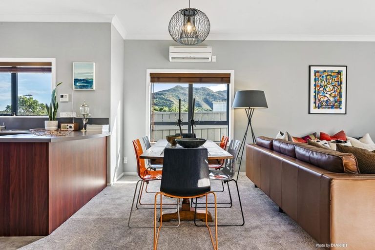 Photo of property in 55 Woodhouse Avenue, Karori, Wellington, 6012