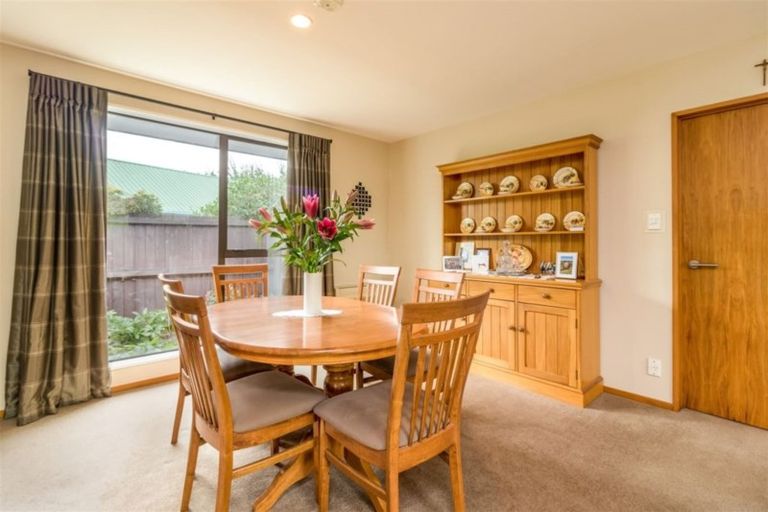 Photo of property in 9 Algie Place, Avonhead, Christchurch, 8042