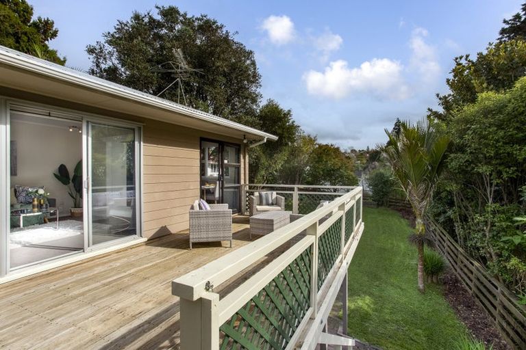 Photo of property in 9 The Grove, Titirangi, Auckland, 0604