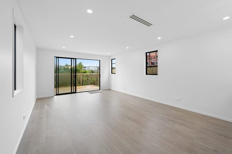 Photo of property in 35 John Gray Street, Papakura, 2110