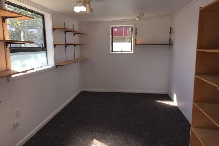 Photo of property in 2 Hewson Crescent, Otaki Beach, Otaki, 5512
