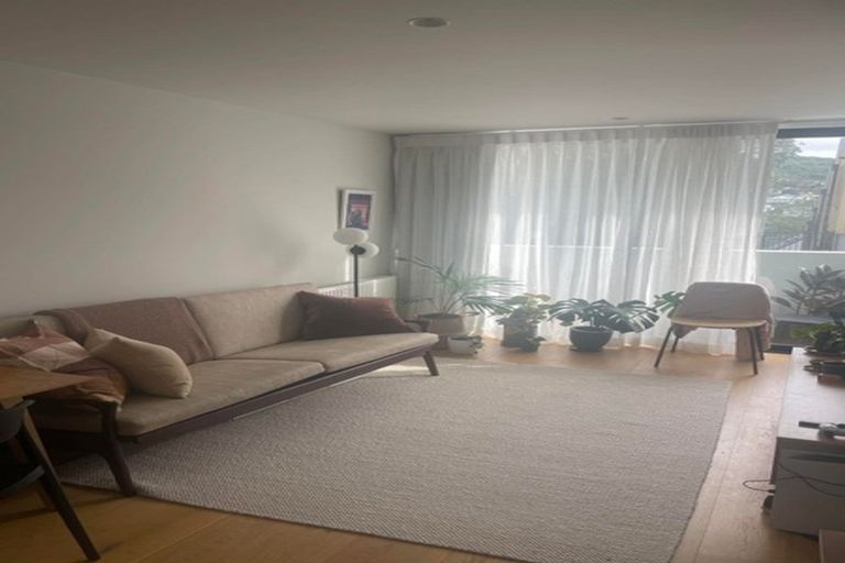 Photo of property in 25 Jean Caldwell Way, Island Bay, Wellington, 6023