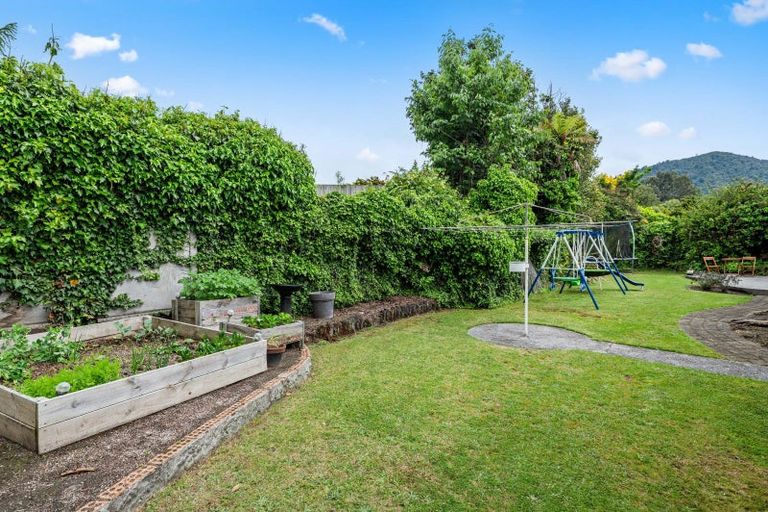 Photo of property in 12 Campbell Place, Pukehangi, Rotorua, 3015