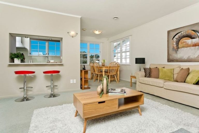 Photo of property in 117 Stanley Road, Glenfield, Auckland, 0629