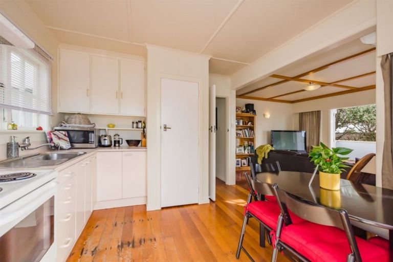 Photo of property in 1 Ruru Street, Waikanae, 5036
