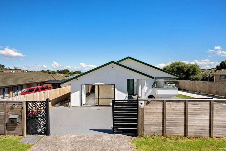 Photo of property in 28 Wai Iti Place, Clendon Park, Auckland, 2103