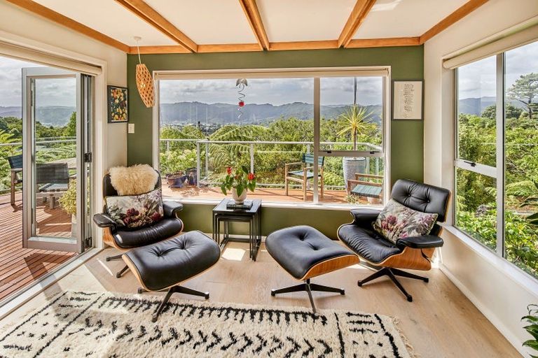 Photo of property in 60 Pomare Road, Tirohanga, Lower Hutt, 5010